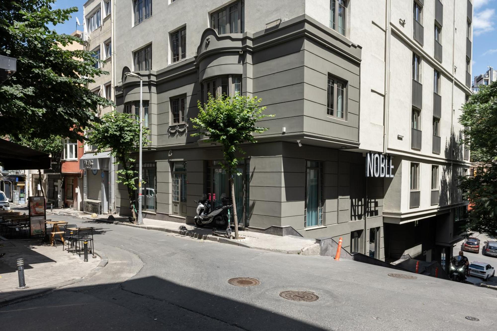 Noble Pangalti Hotel Istanbul Exterior photo